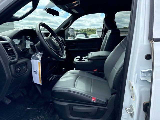 New 2024 RAM 5500 Tradesman w/ Chrome Appearance Group image 8