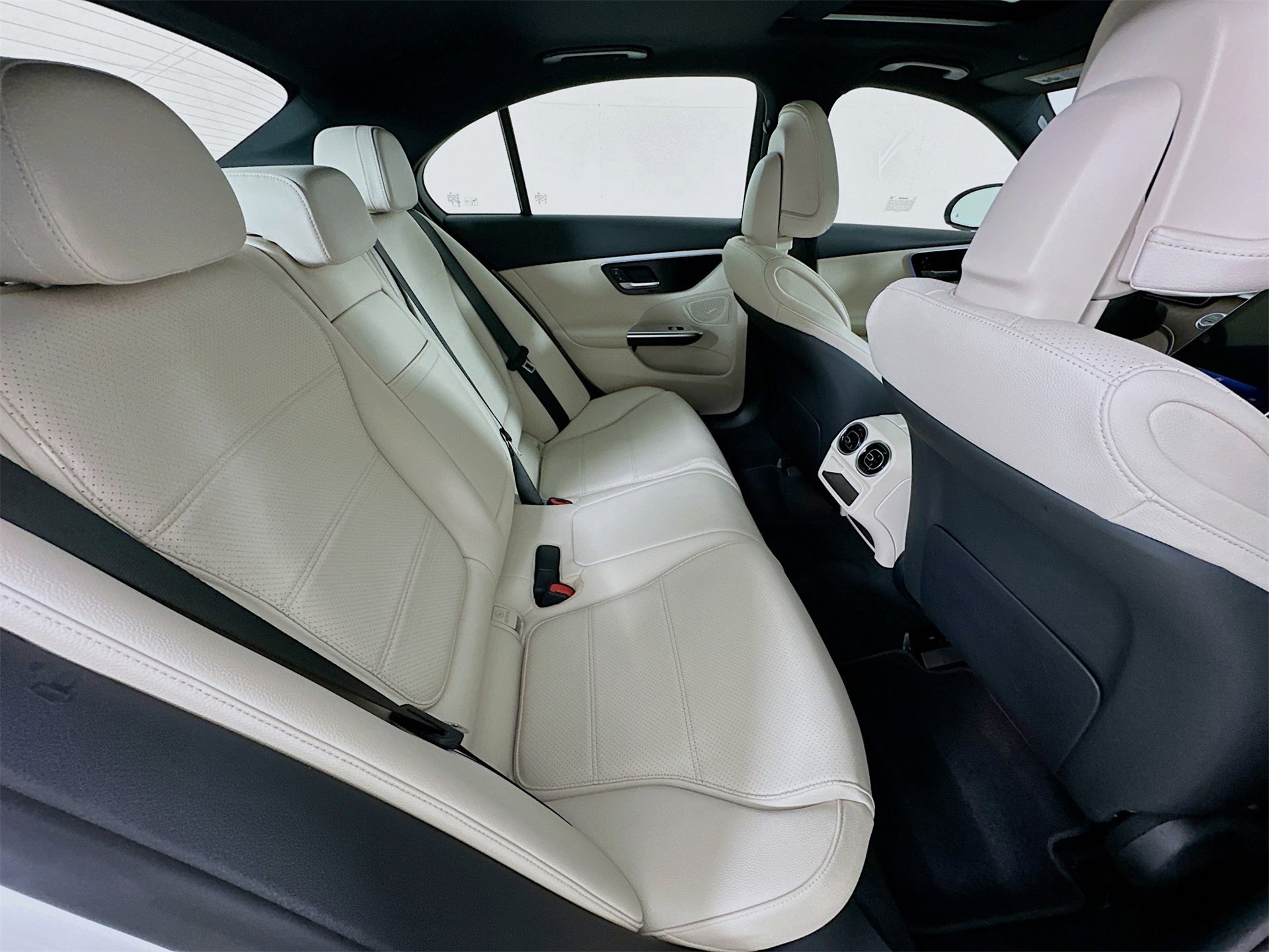 Certified 2025 Mercedes-Benz C 300 Sedan image 27