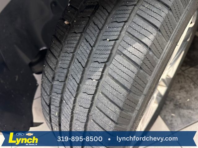 Used 2017 Ford Explorer XLT w/ Equipment Group 202A AWD/4WD image 30
