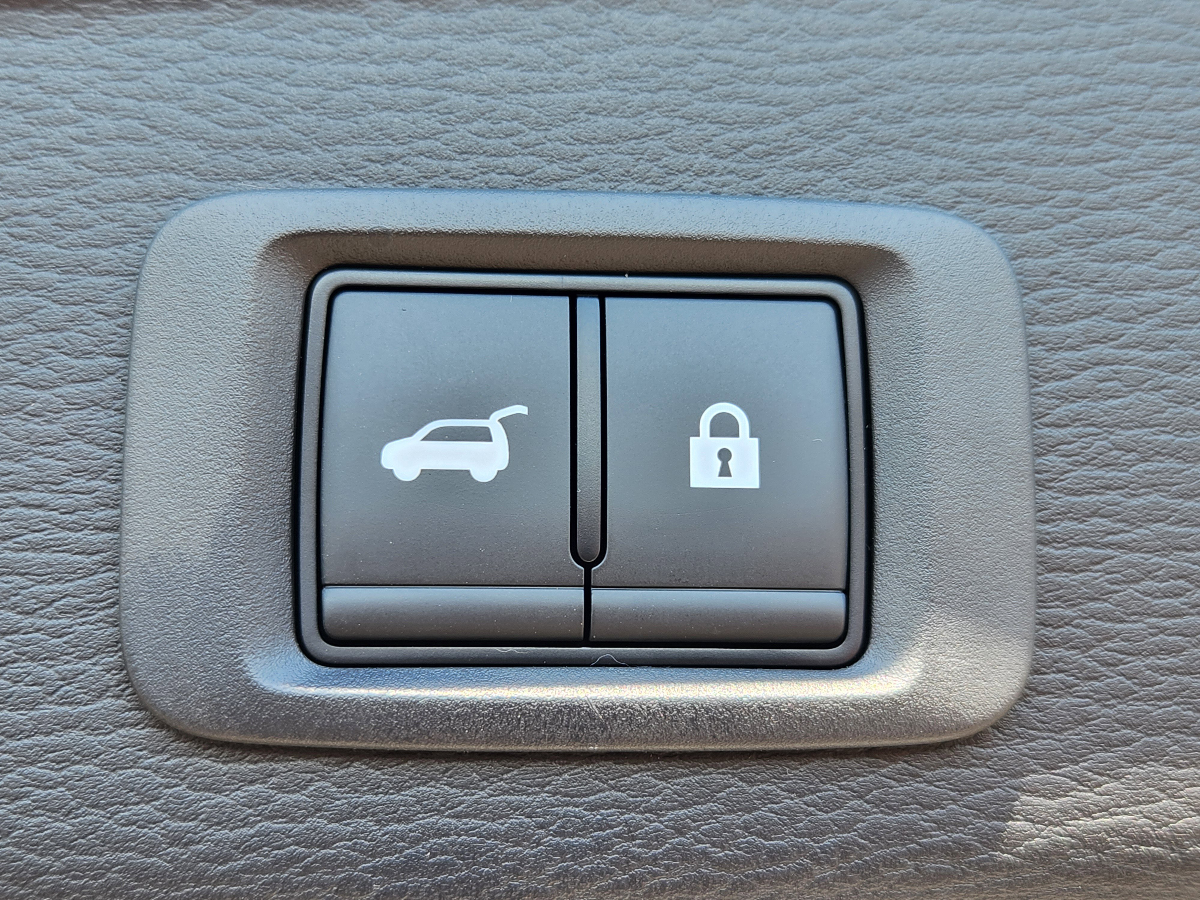 New 2025 Mitsubishi Outlander SE image 14