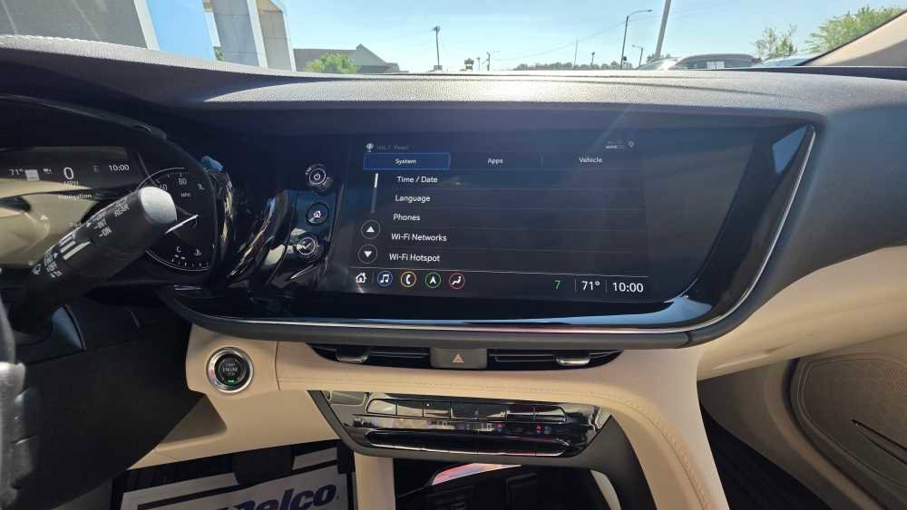 Used 2023 Buick Envision Avenir image 17