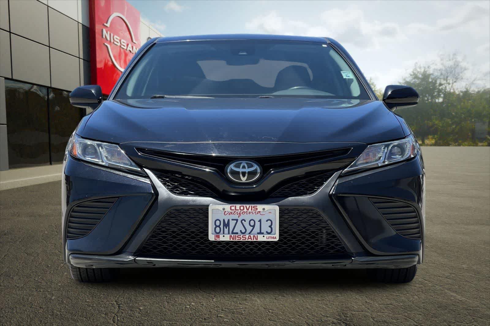 Used 2019 Toyota Camry SE FWD image 11