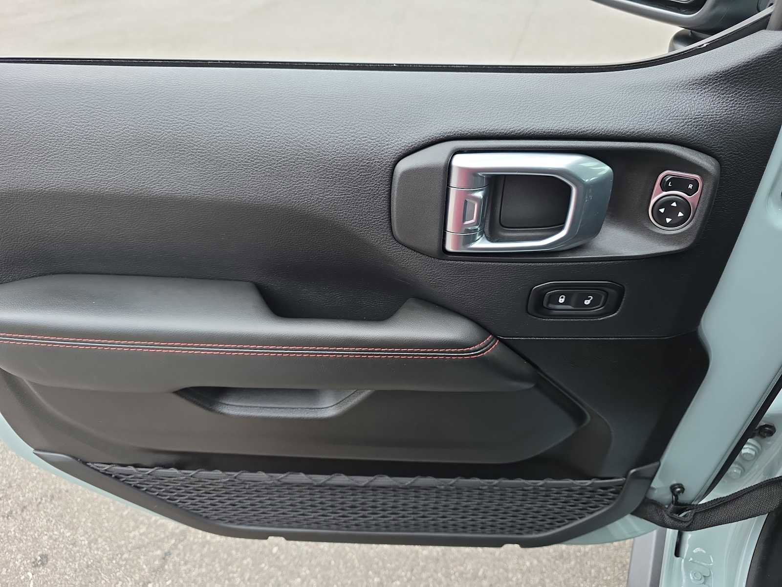 Used 2024 Jeep Wrangler Unlimited Rubicon w/ Technology Group image 21