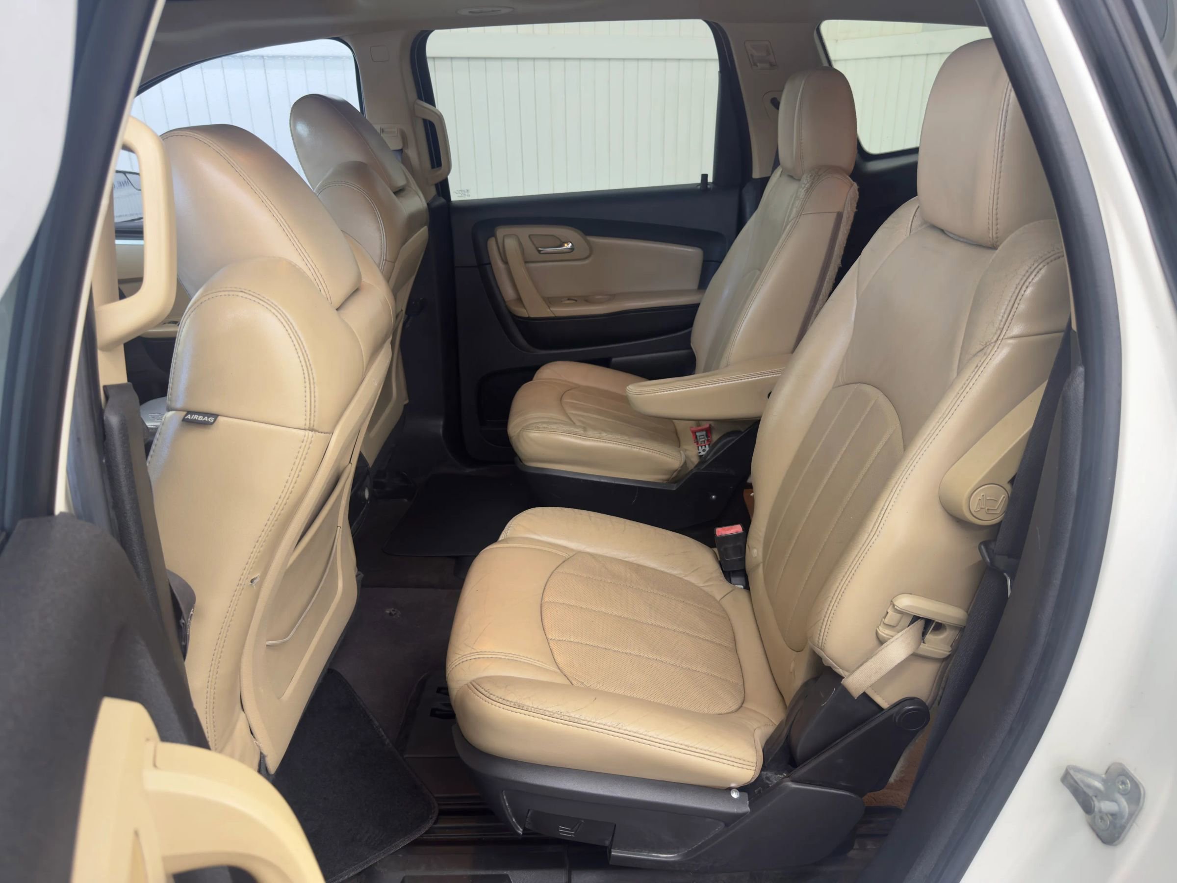 Used 2011 Chevrolet Traverse LTZ image 11