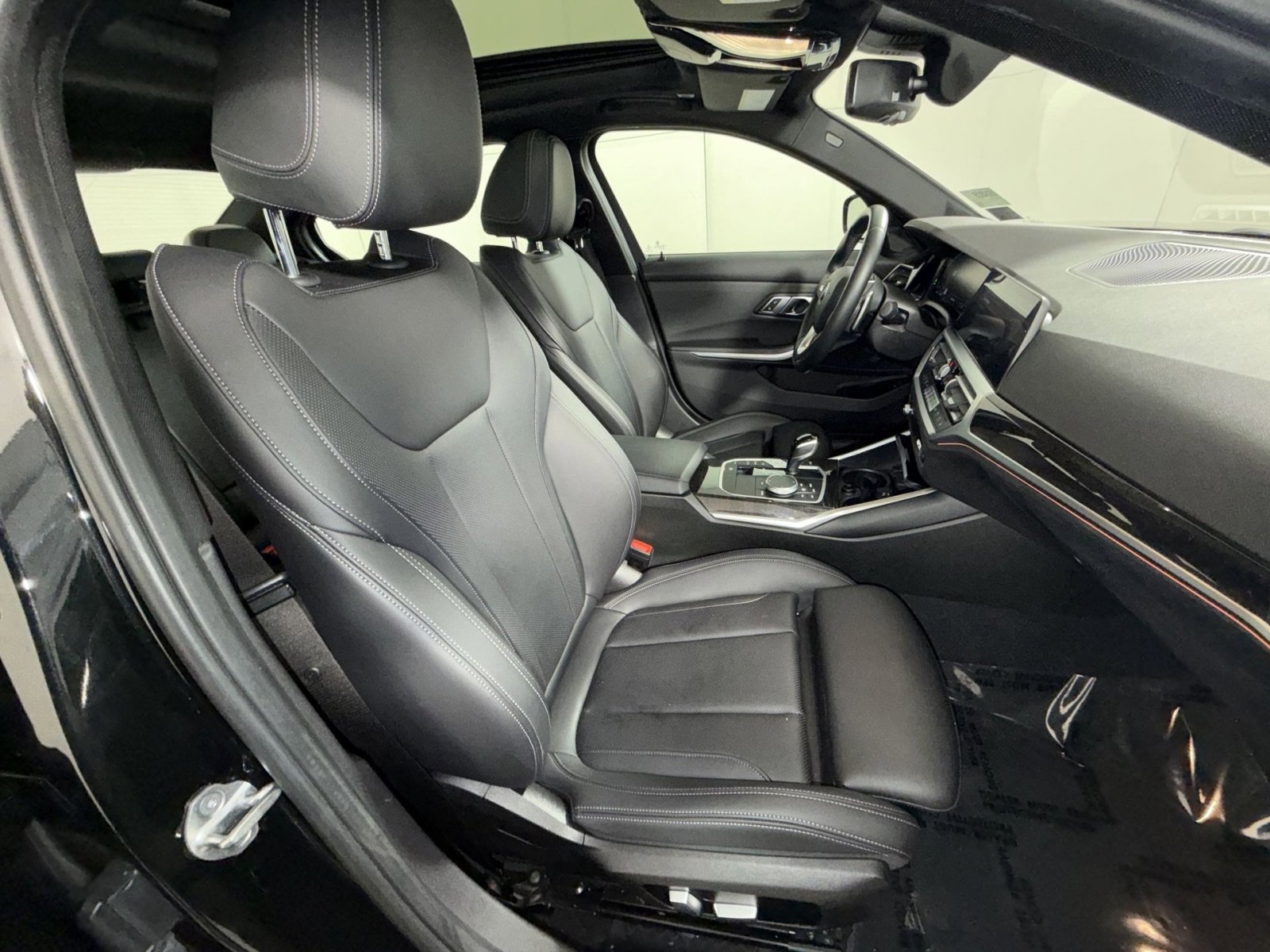 Used 2022 BMW 330i xDrive Sedan w/ Premium Package 2 image 27