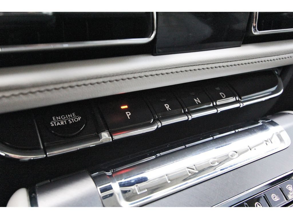 Used 2025 Lincoln Aviator 2WD image 26