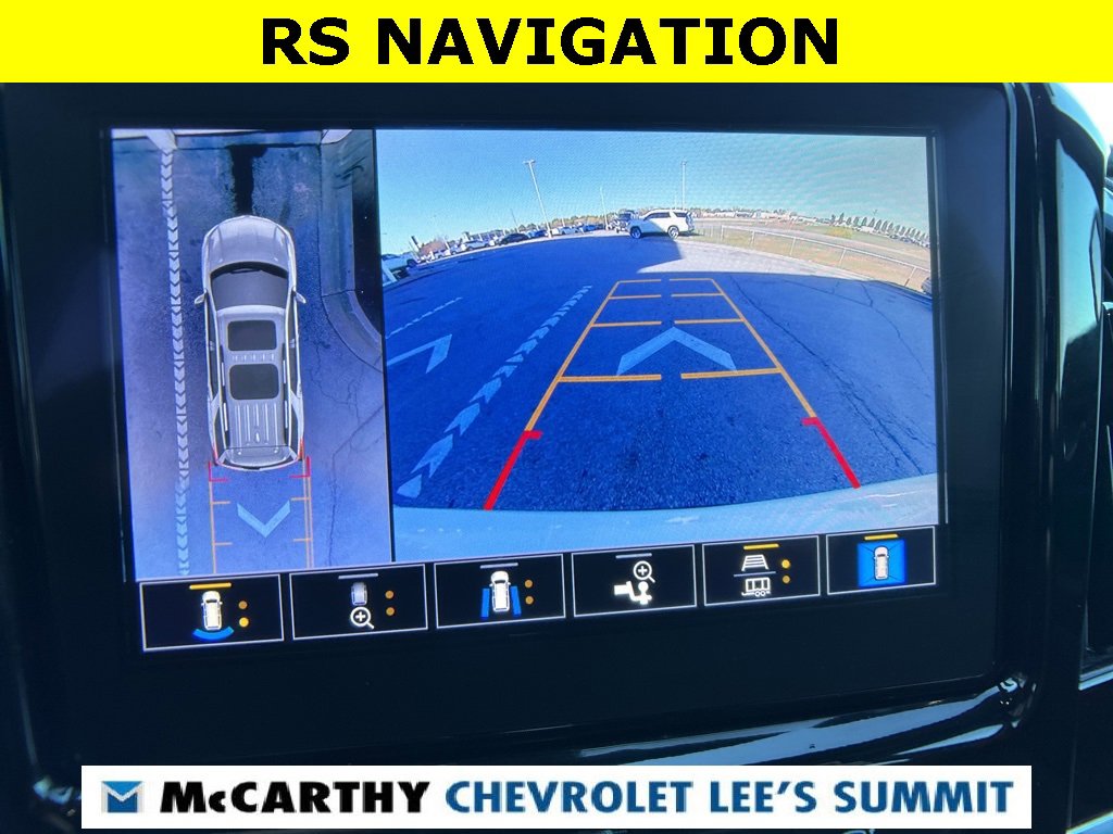 Used 2023 Chevrolet Traverse RS image 11