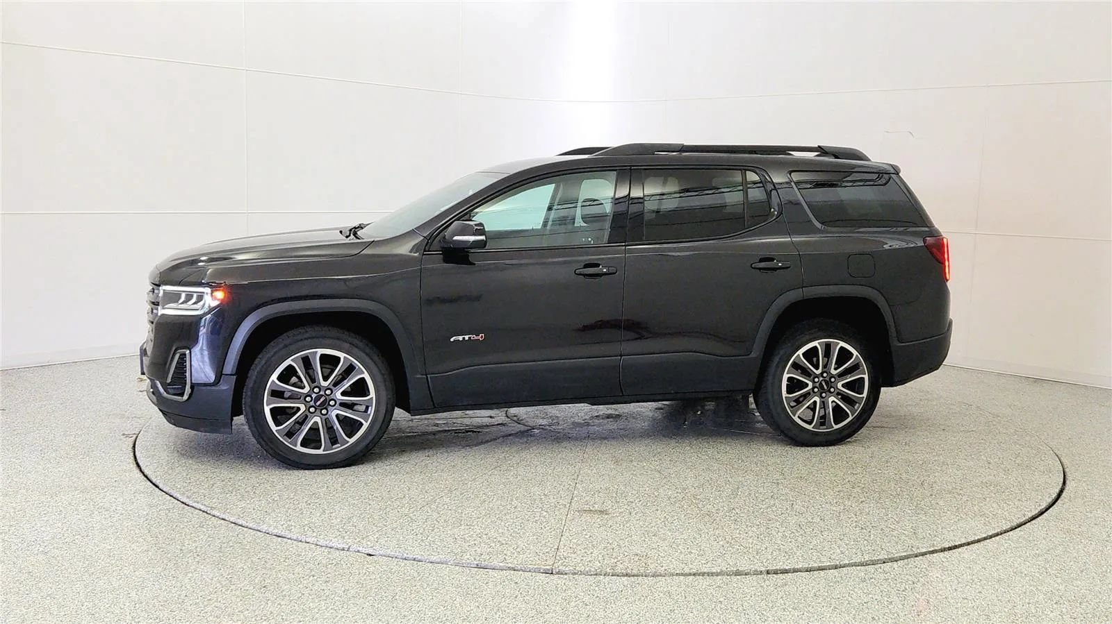 Used 2020 GMC Acadia AT4 w/ Driver Alert Package II AWD/4WD image 4