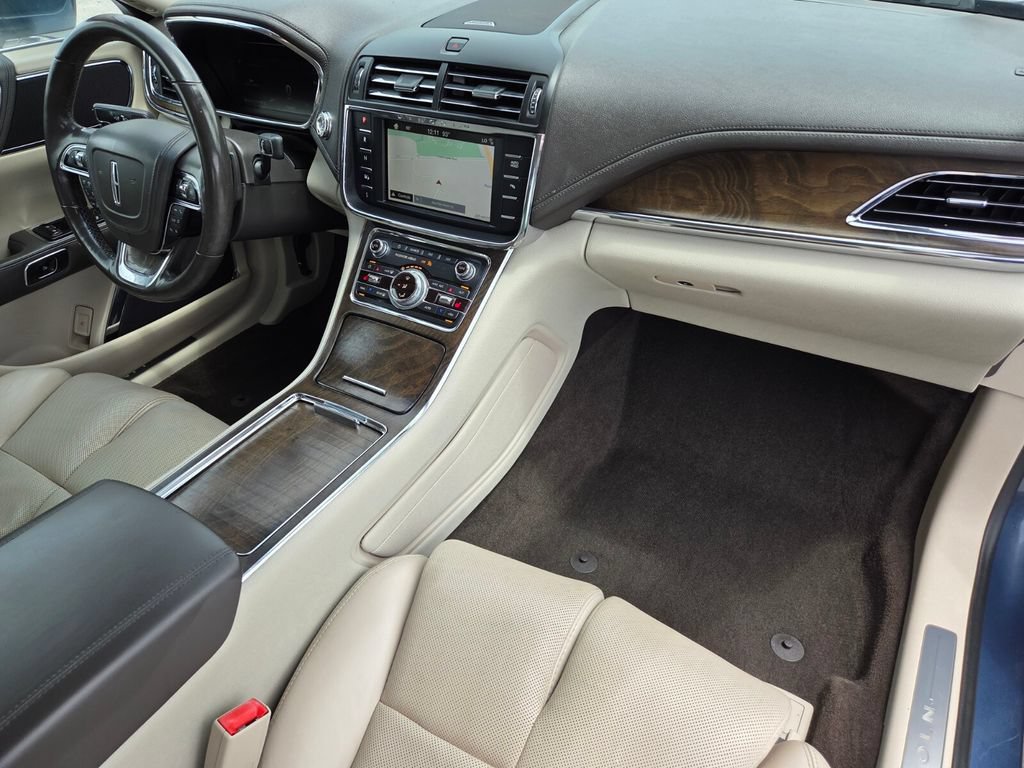 Used 2019 Lincoln Continental Select FWD image 12