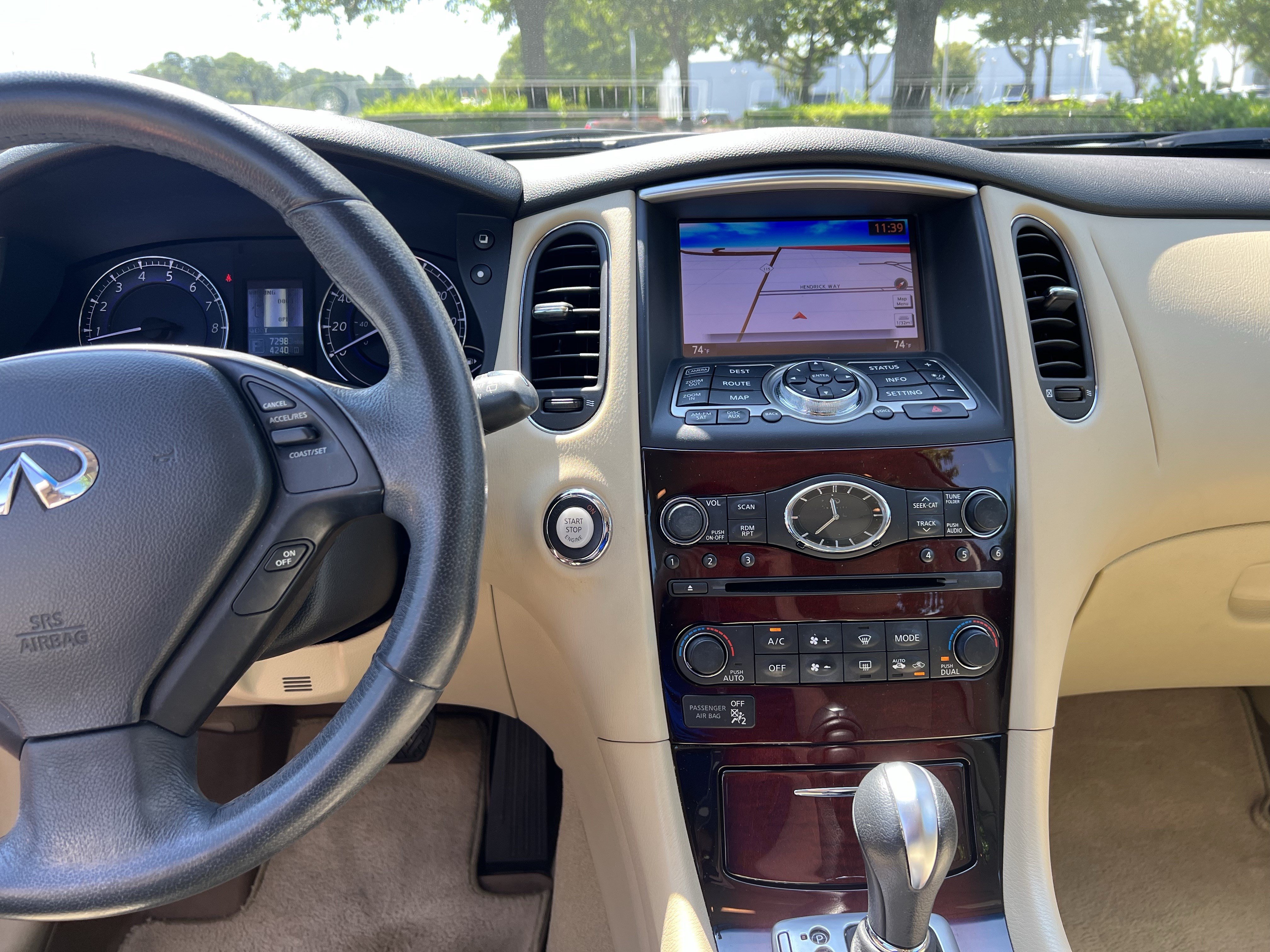 Used 2017 INFINITI QX50 AWD w/ Premium Plus Package image 31