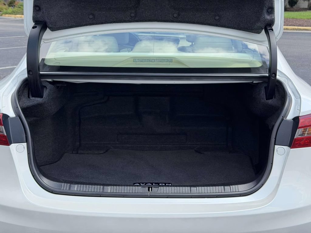 Used 2017 Toyota Avalon Limited w/ Carpet Mat Package FWD image 14