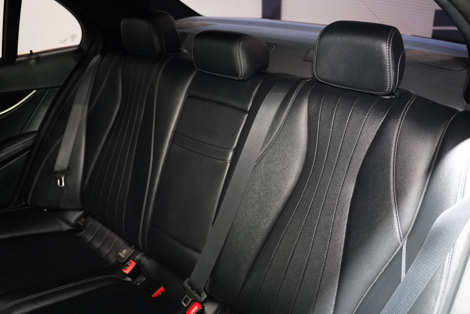 Used 2018 Mercedes-Benz E 300 4MATIC w/ Premium 1 Package image 10