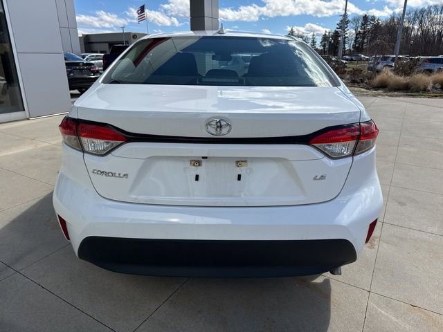 Used 2023 Toyota Corolla LE image 6