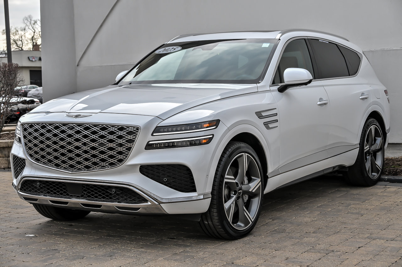 Used 2025 Genesis GV80 3.5T Prestige image 3