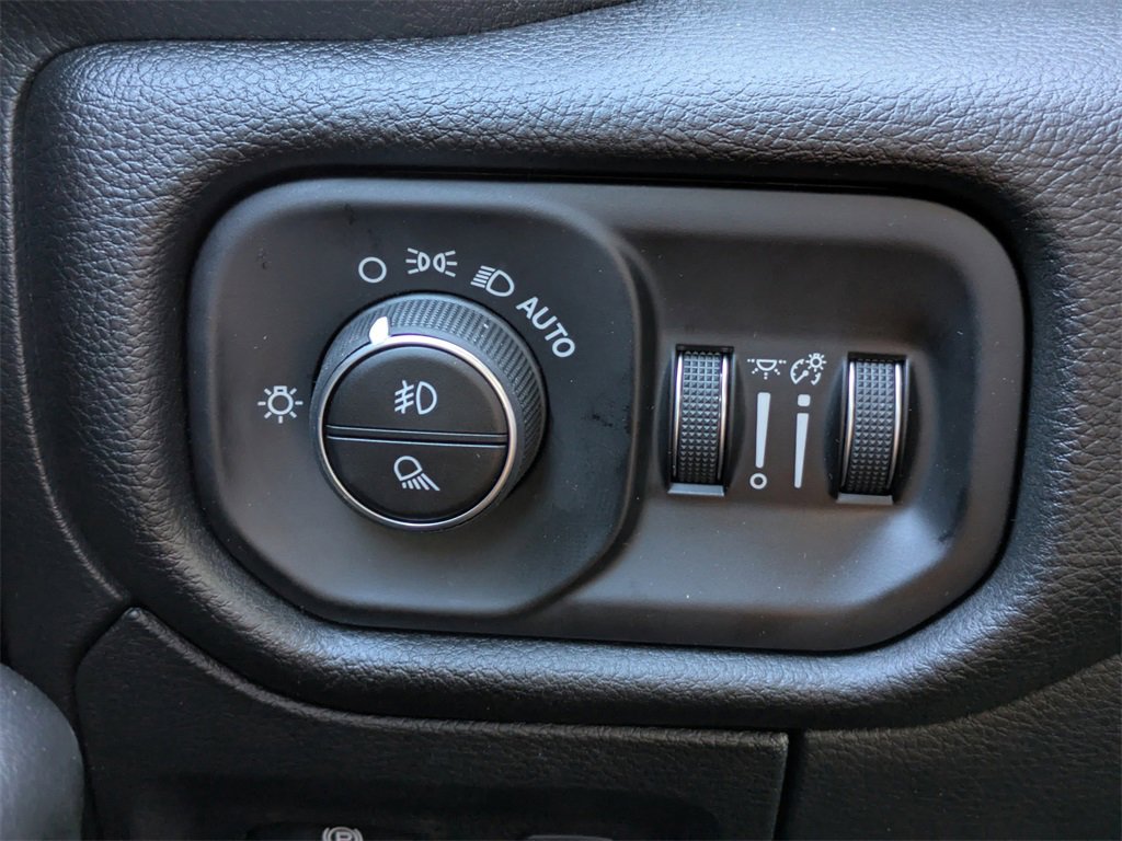 New 2026 RAM 1500 4x4 Crew Cab image 23