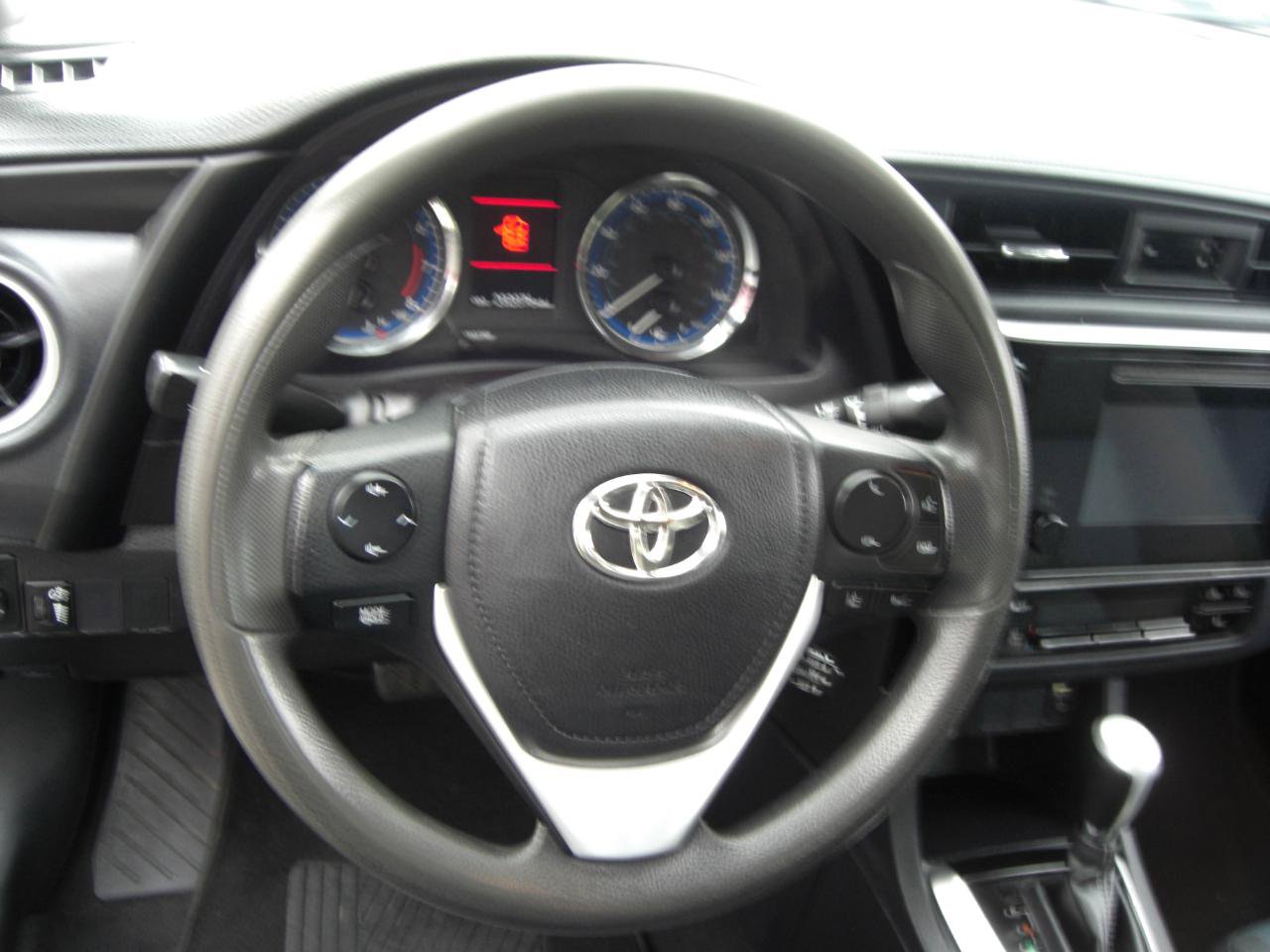 Used 2017 Toyota Corolla LE FWD image 7