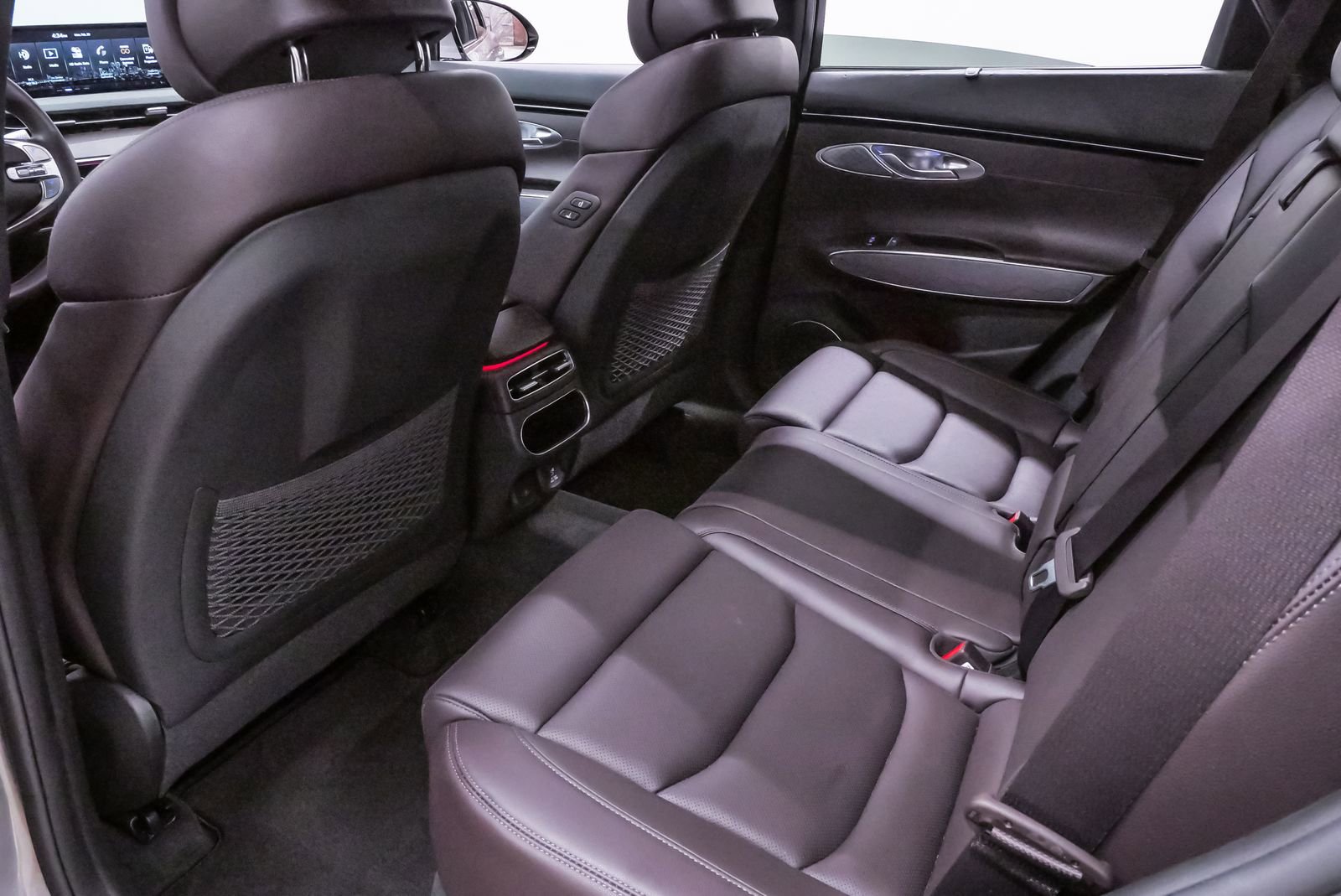 Certified 2023 Genesis GV70 2.5T Advanced w/ Advanced Package image 11