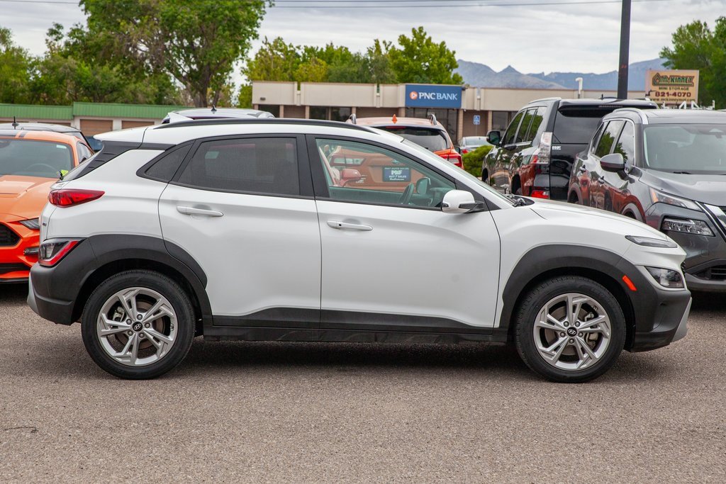 Used 2023 Hyundai Kona SEL image 4