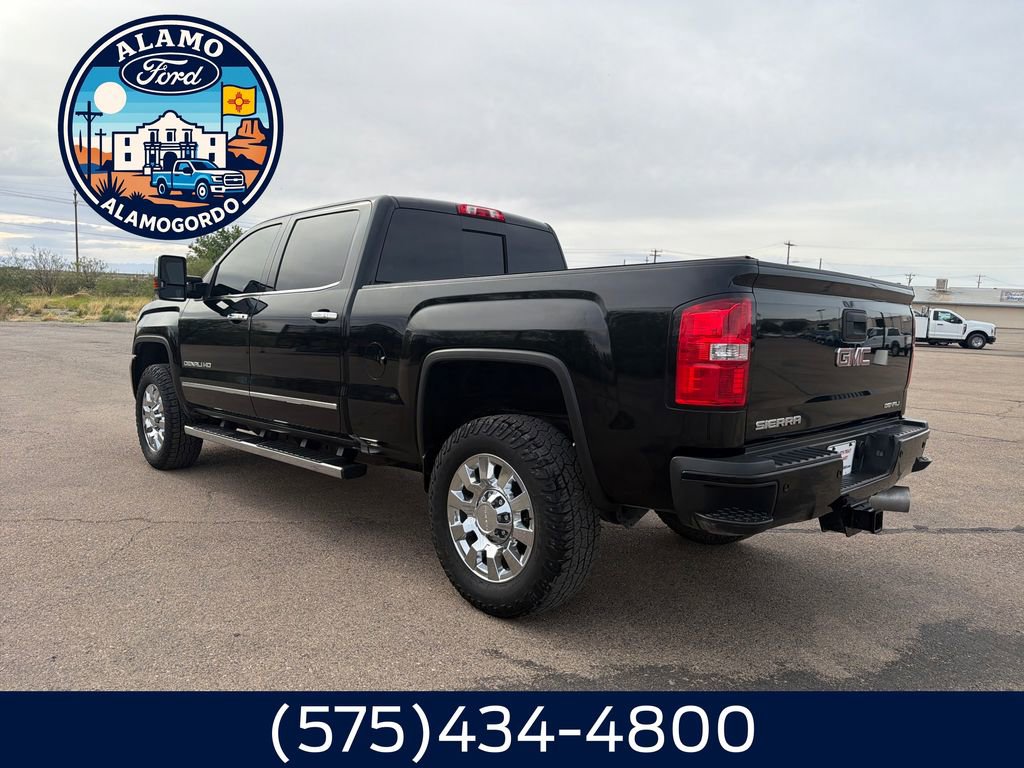 Used 2019 GMC Sierra 2500 Denali w/ Duramax Plus Package AWD/4WD image 3