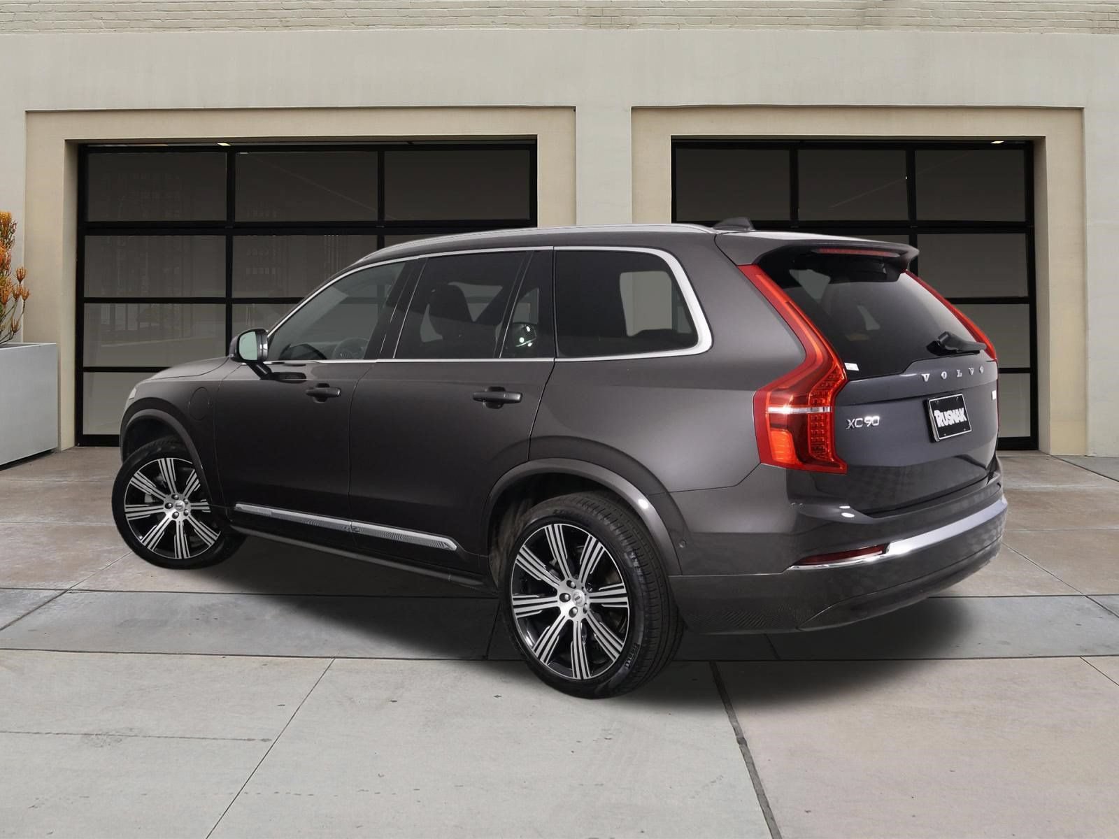 Used 2024 Volvo XC90 T8 Ultimate AWD/4WD image 2