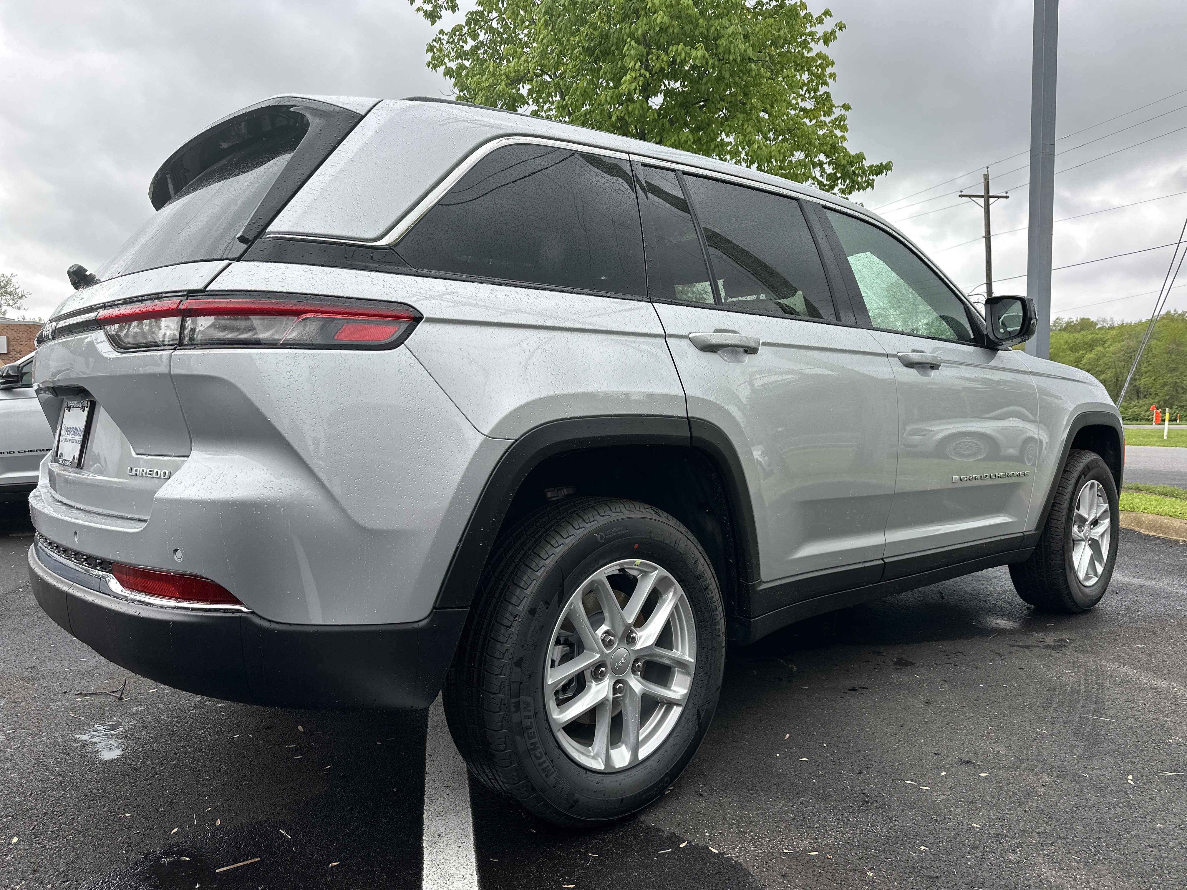 New 2026 Jeep Grand Cherokee Laredo AWD/4WD image 17
