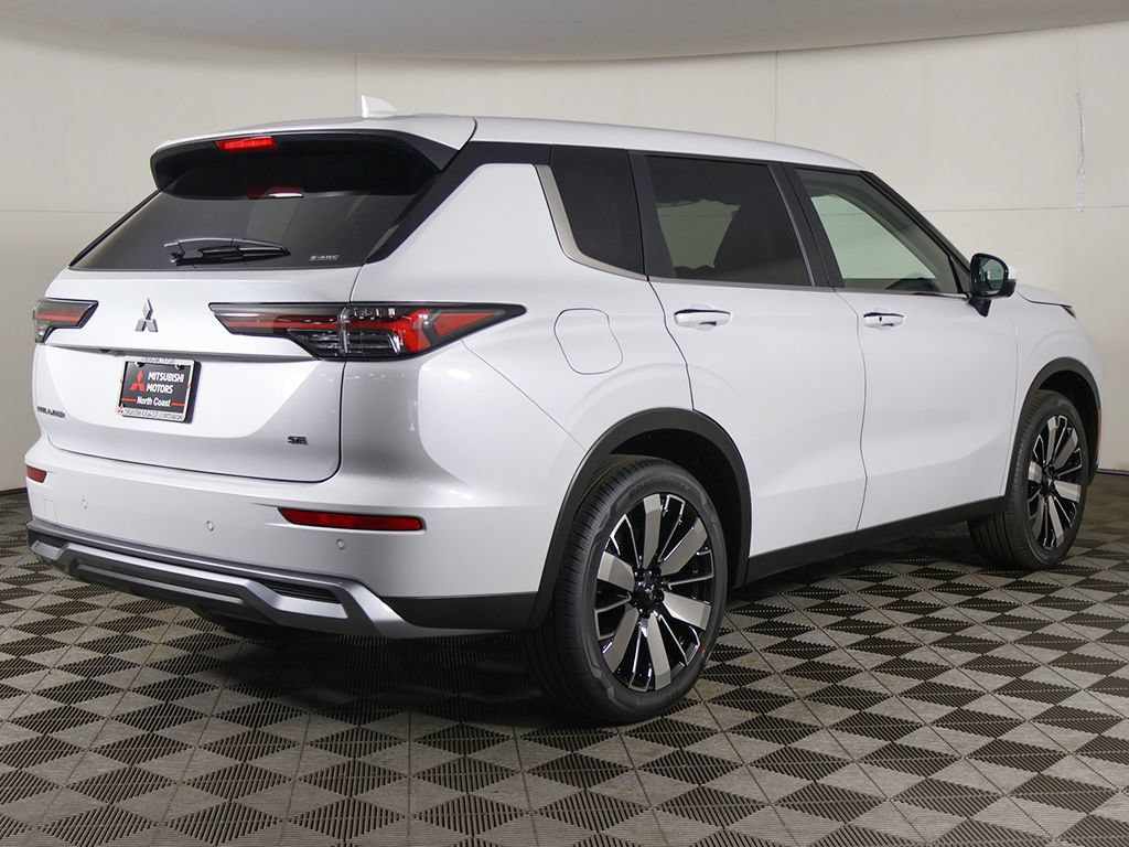 New 2026 Mitsubishi Outlander SE AWD/4WD image 12