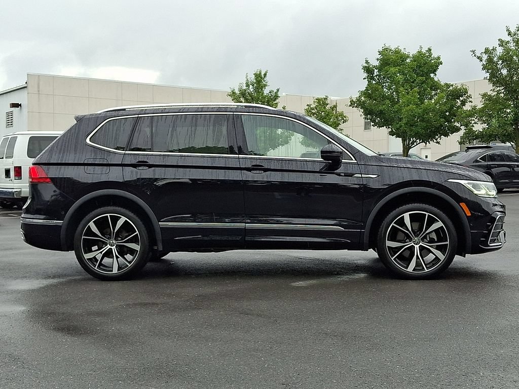 Used 2023 Volkswagen Tiguan SEL R-Line AWD/4WD image 10