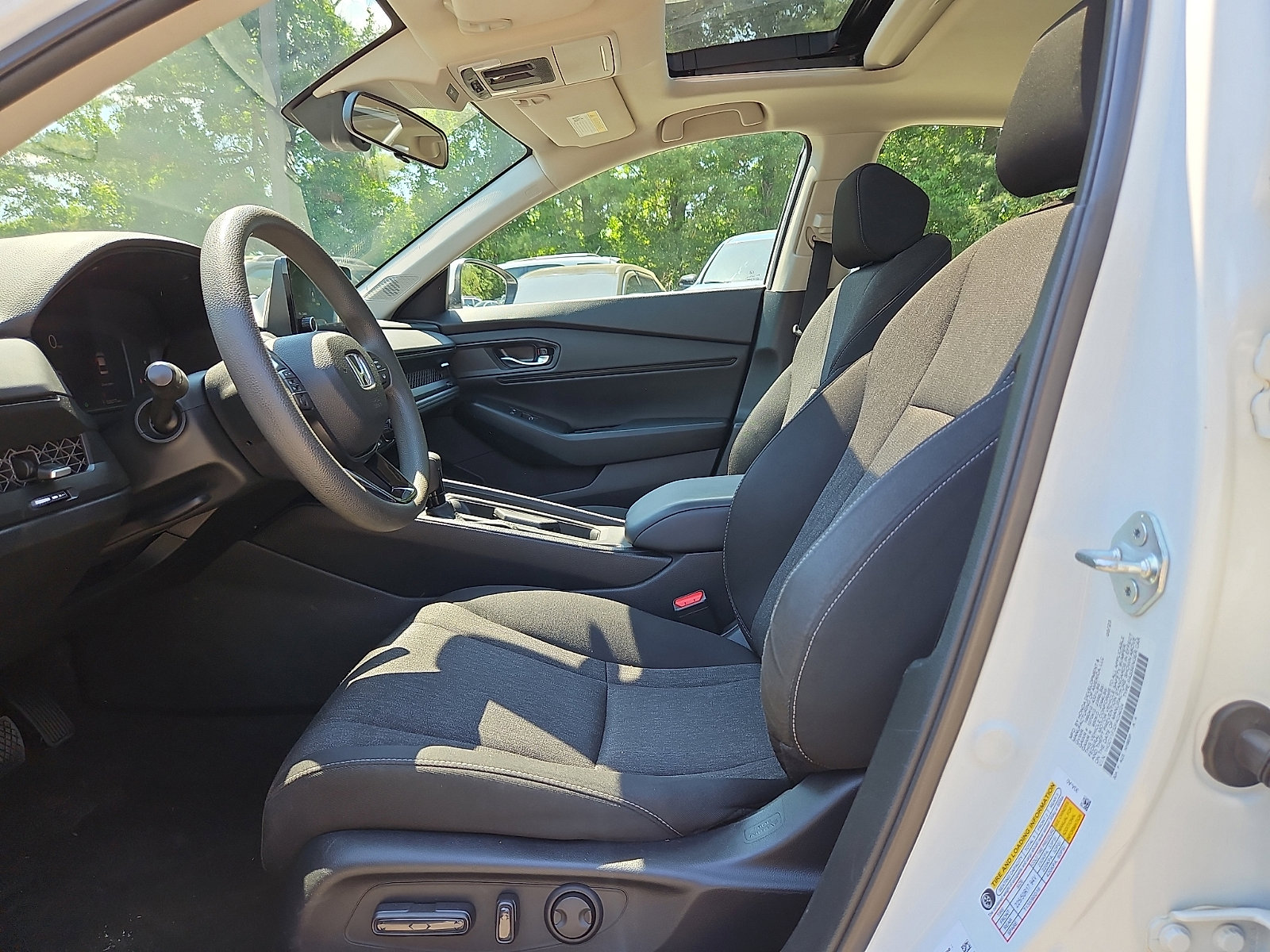 Used 2023 Honda Accord EX image 15