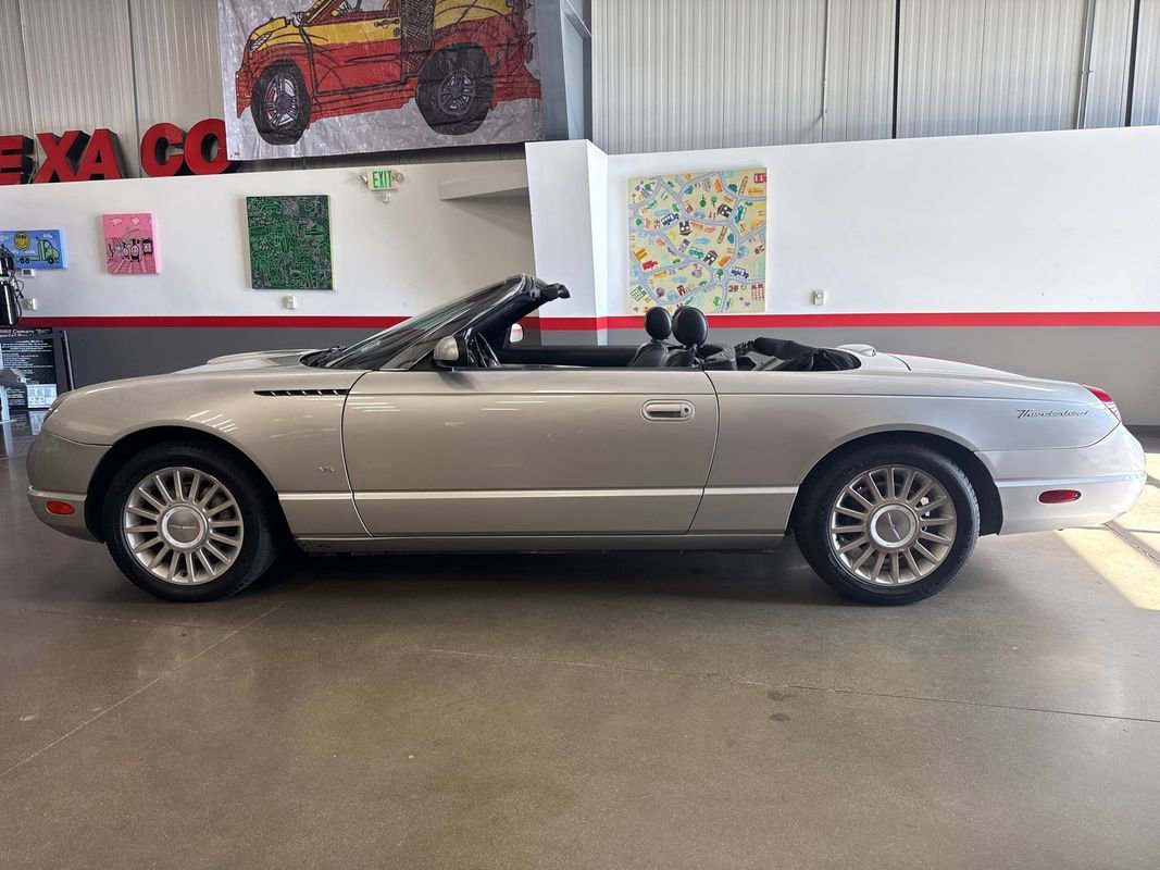 Used 2004 Ford Thunderbird image 4