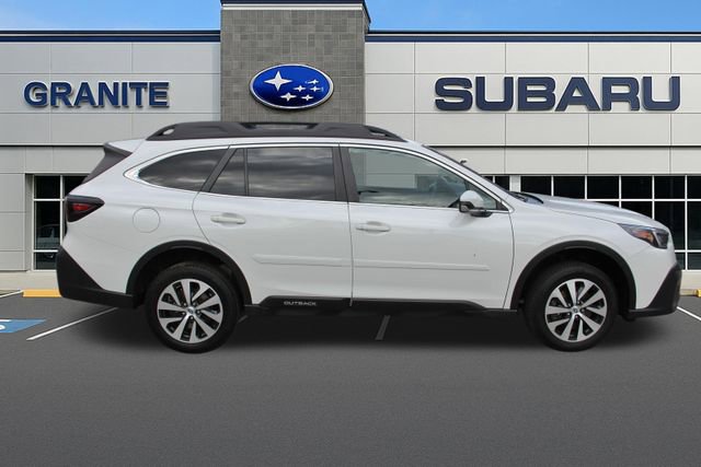 Used 2022 Subaru Outback Premium image 12