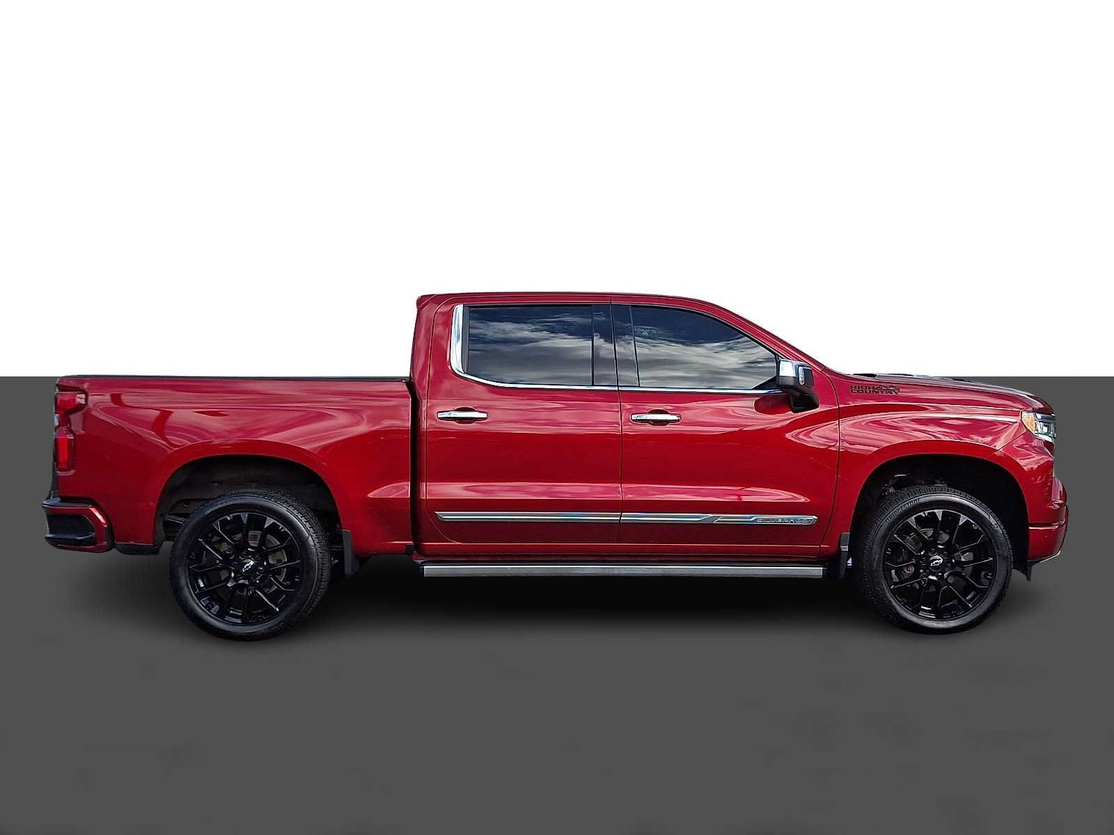 Used 2025 Chevrolet Silverado 1500 High Country w/ High Country Premium Package AWD/4WD image 7