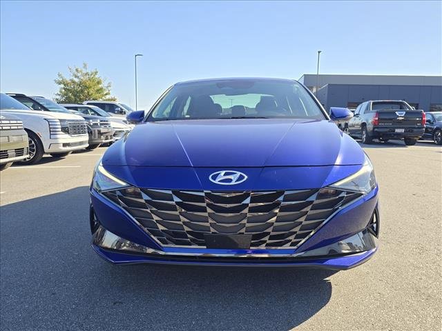 Certified 2023 Hyundai Elantra Limited w/ Winter Weather Package image 8