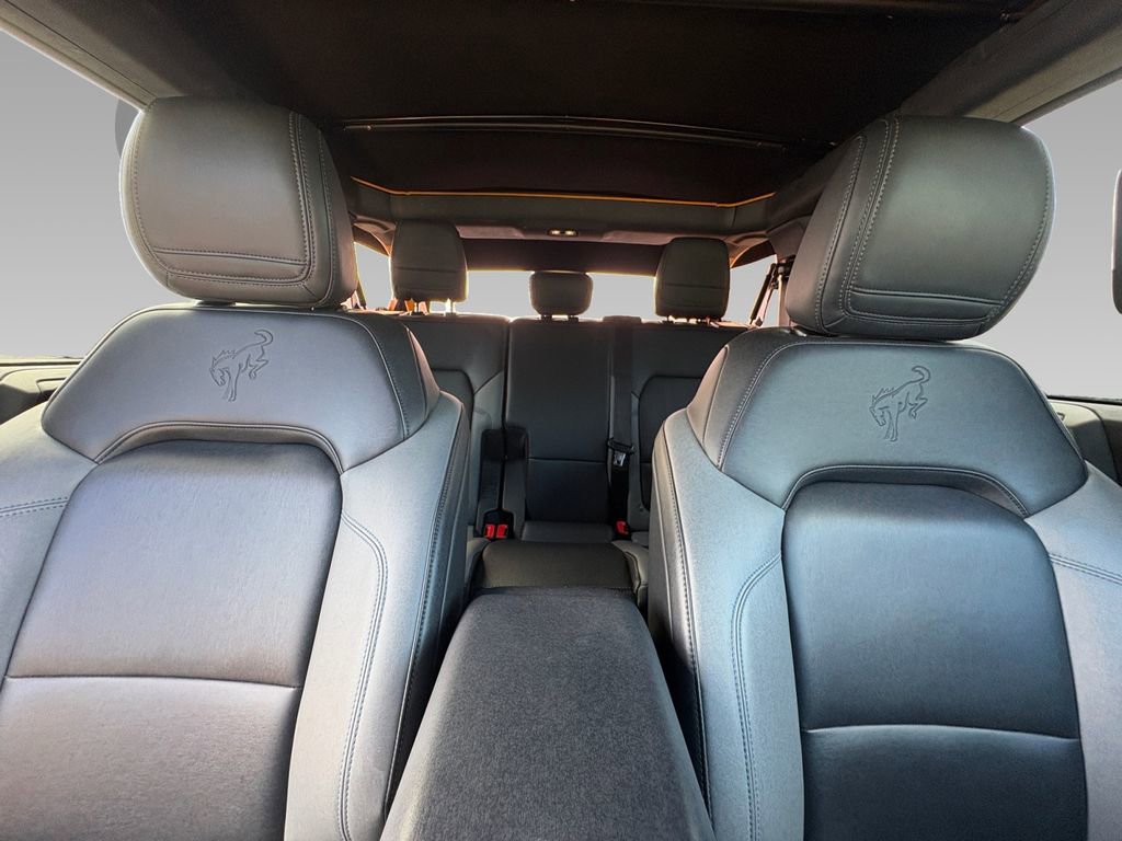 Used 2022 Ford Bronco Black Diamond image 2