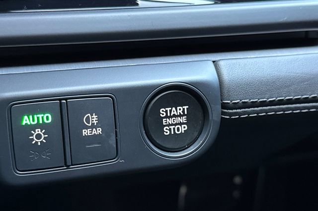 Used 2024 Porsche Panamera RWD image 34