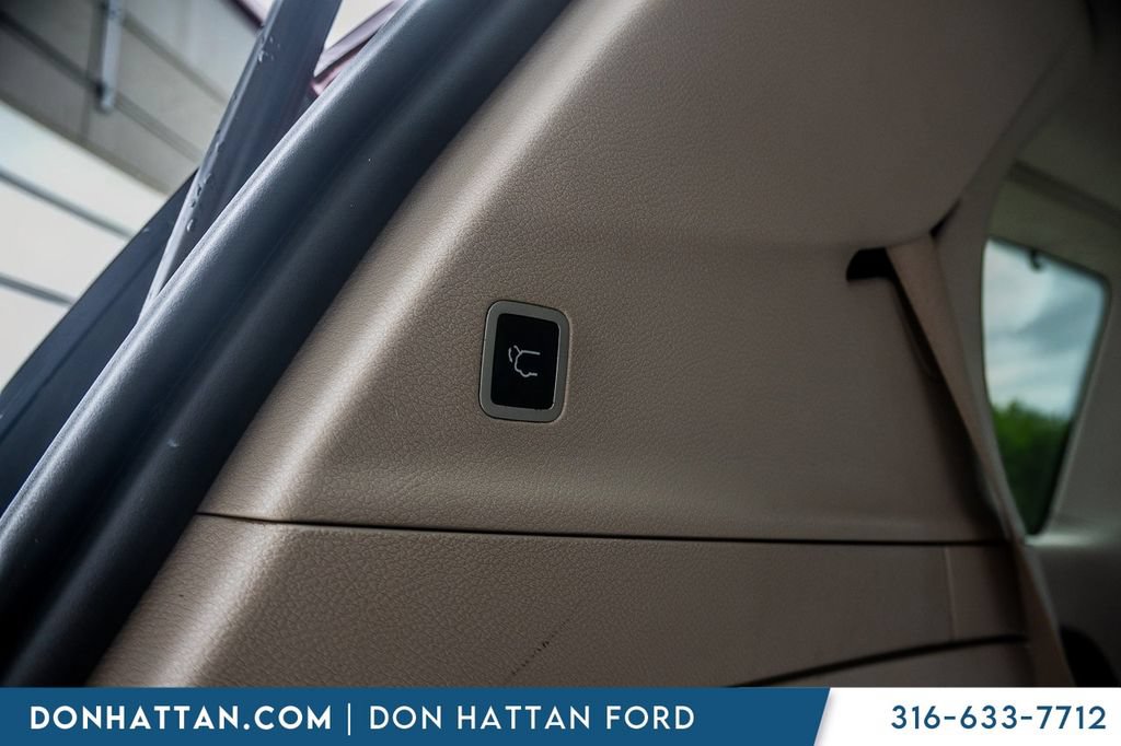 Used 2021 Chrysler Pacifica Touring-L FWD image 27