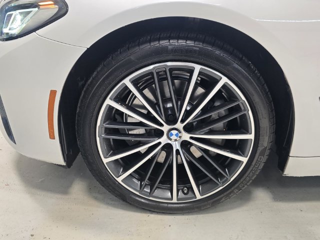 Used 2023 BMW 530i xDrive w/ Premium Package AWD/4WD image 9