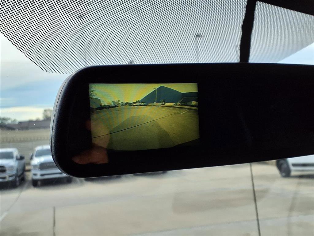 Used 2020 Chevrolet Express 3500 Extended w/ Driver Convenience Package image 15