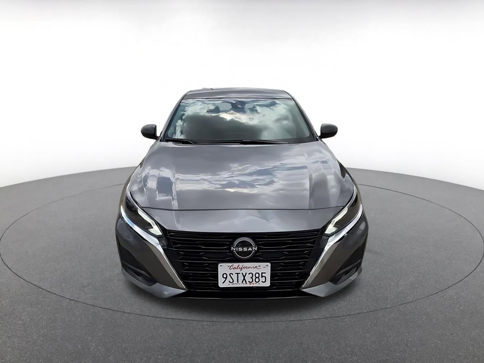 Used 2025 Nissan Altima 2.5 SV FWD image 4