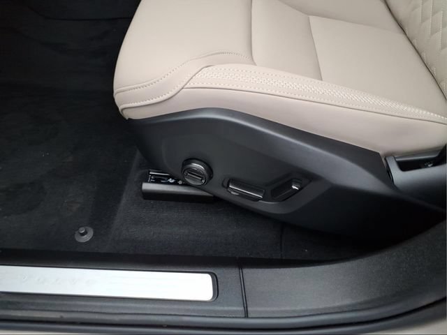 New 2026 Volvo XC60 B5 Plus w/ Protection Package Premier AWD/4WD image 15