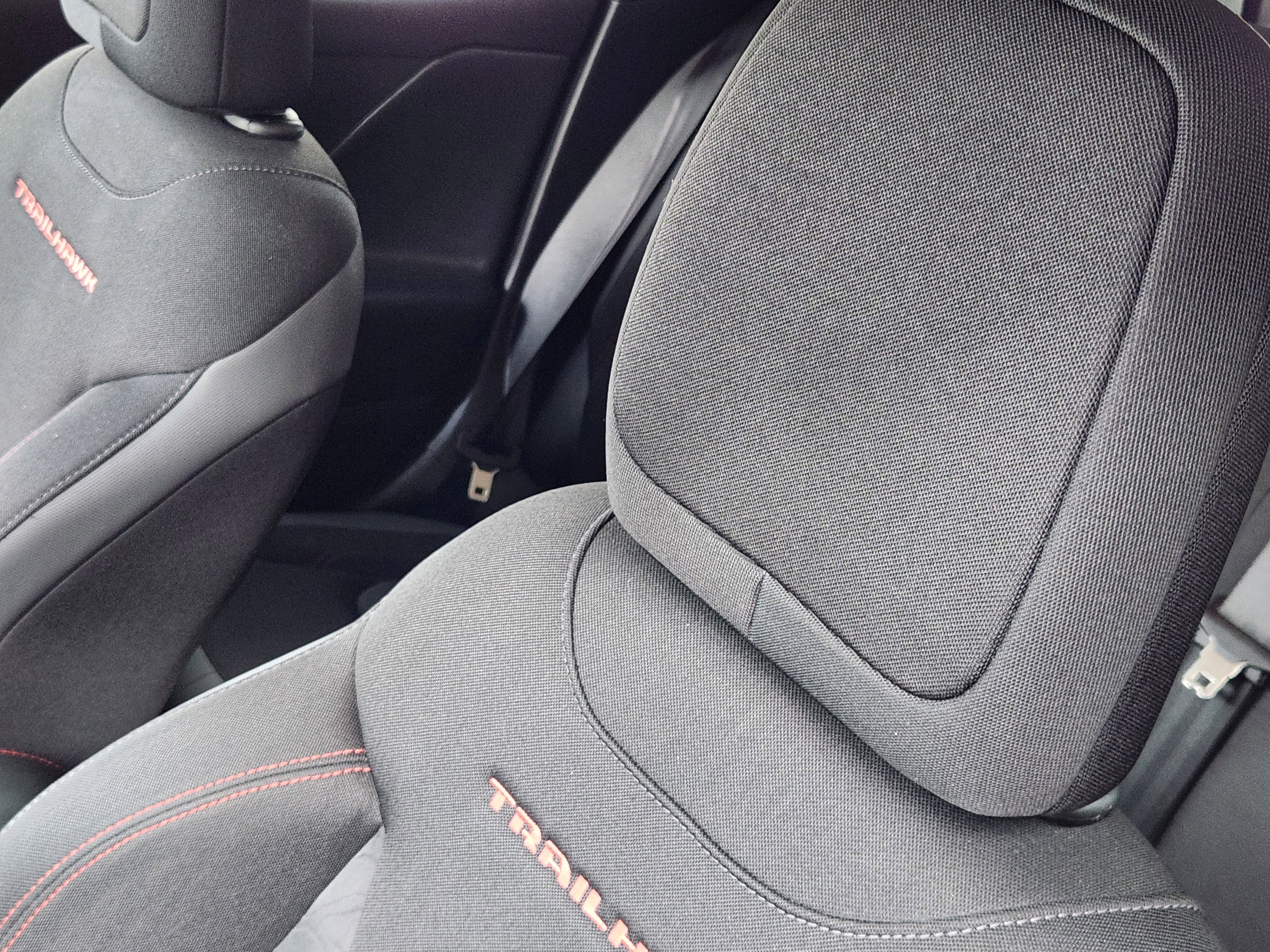 Used 2023 Jeep Renegade Trailhawk image 16