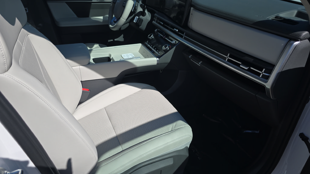 New 2026 Hyundai Santa Fe SEL w/ Tow & Go Package AWD/4WD image 13