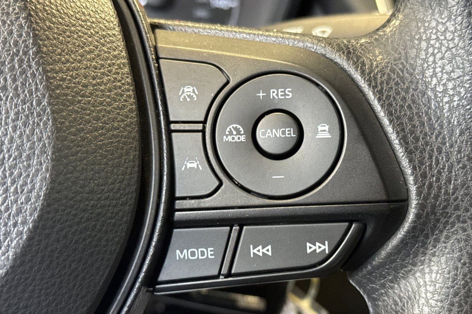 Used 2023 Toyota Corolla LE image 28