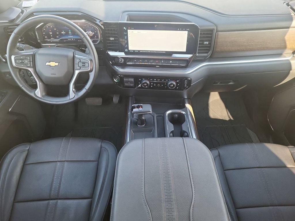 Used 2025 Chevrolet Silverado 1500 High Country w/ High Country Premium Package AWD/4WD image 27
