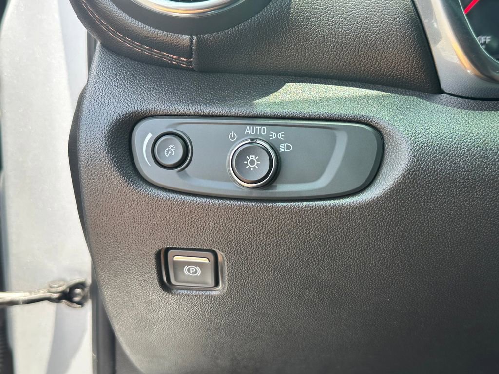 Certified 2022 Chevrolet Blazer Premier FWD image 18