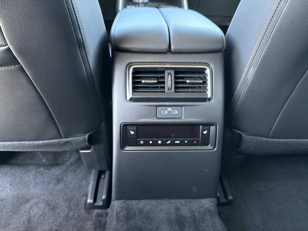 Certified 2026 MAZDA CX-70 3.3 Turbo w/ Preferred Package image 24