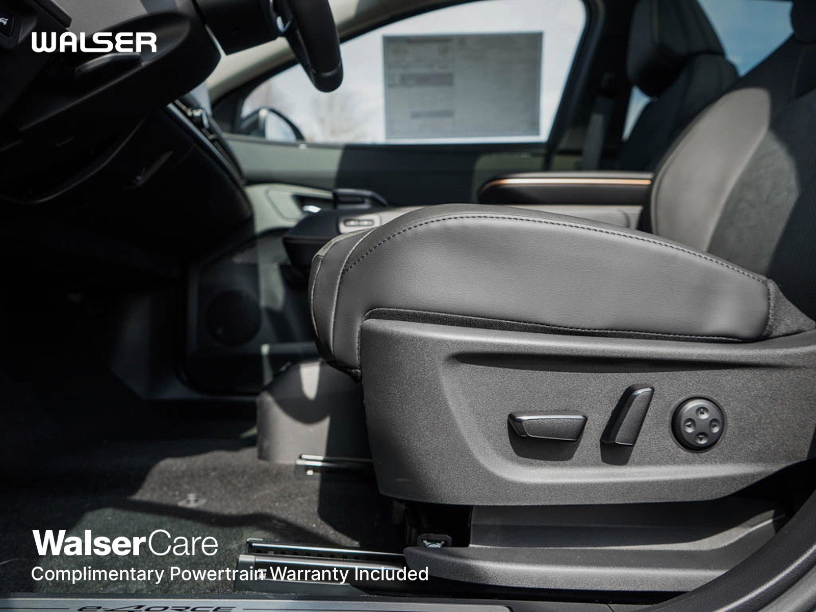 New 2025 Nissan Ariya AWD image 18