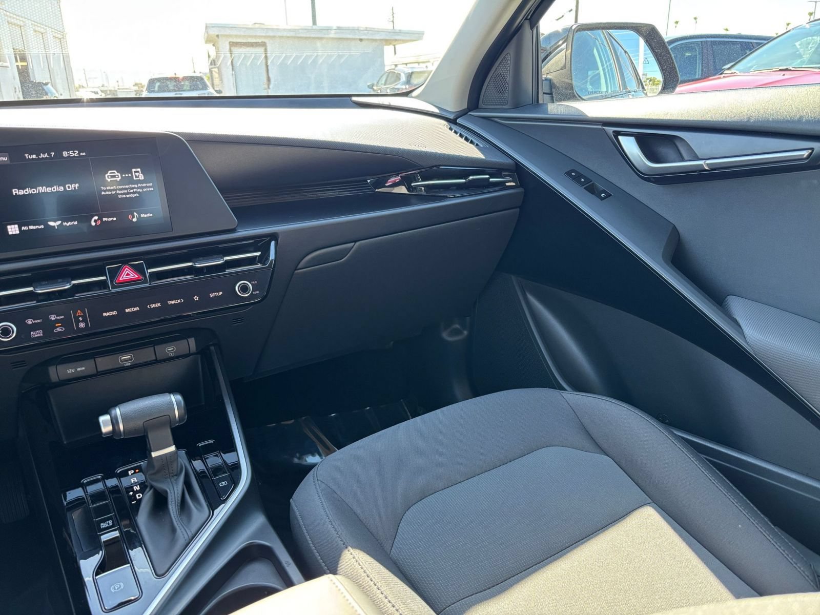 Used 2026 Kia Niro LX FWD image 34