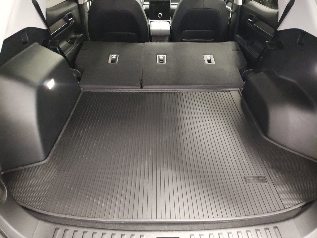 New 2026 GMC Terrain Denali w/ LPO, Floor Liner Package image 16