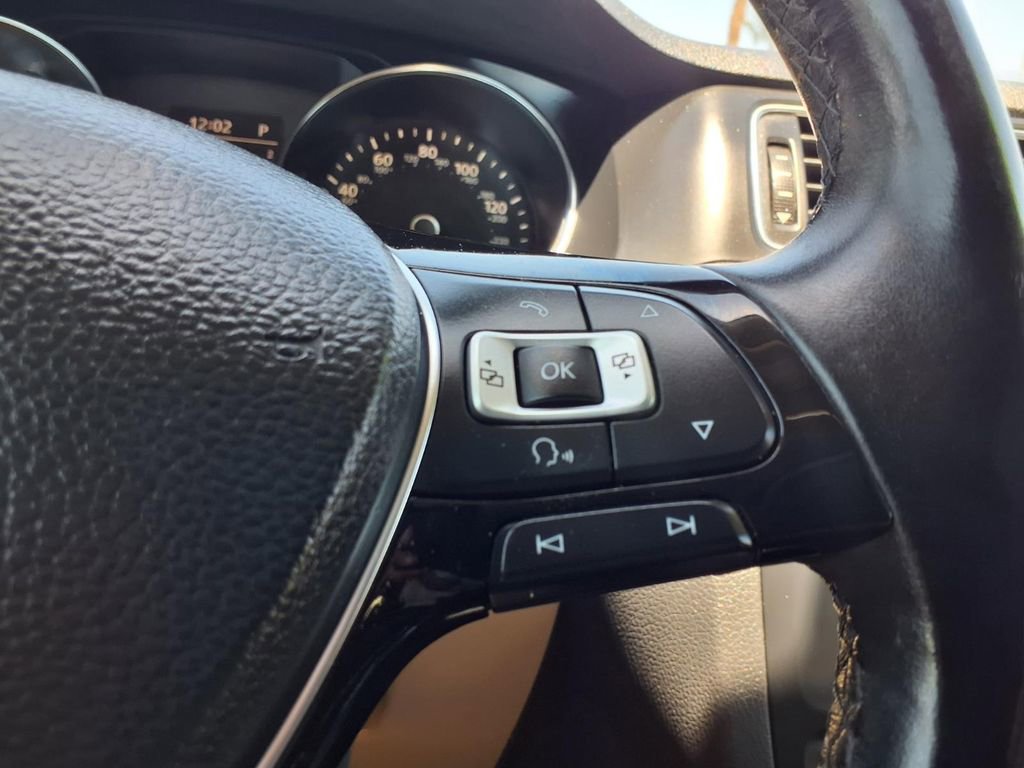 Used 2017 Volkswagen Jetta SE FWD image 29