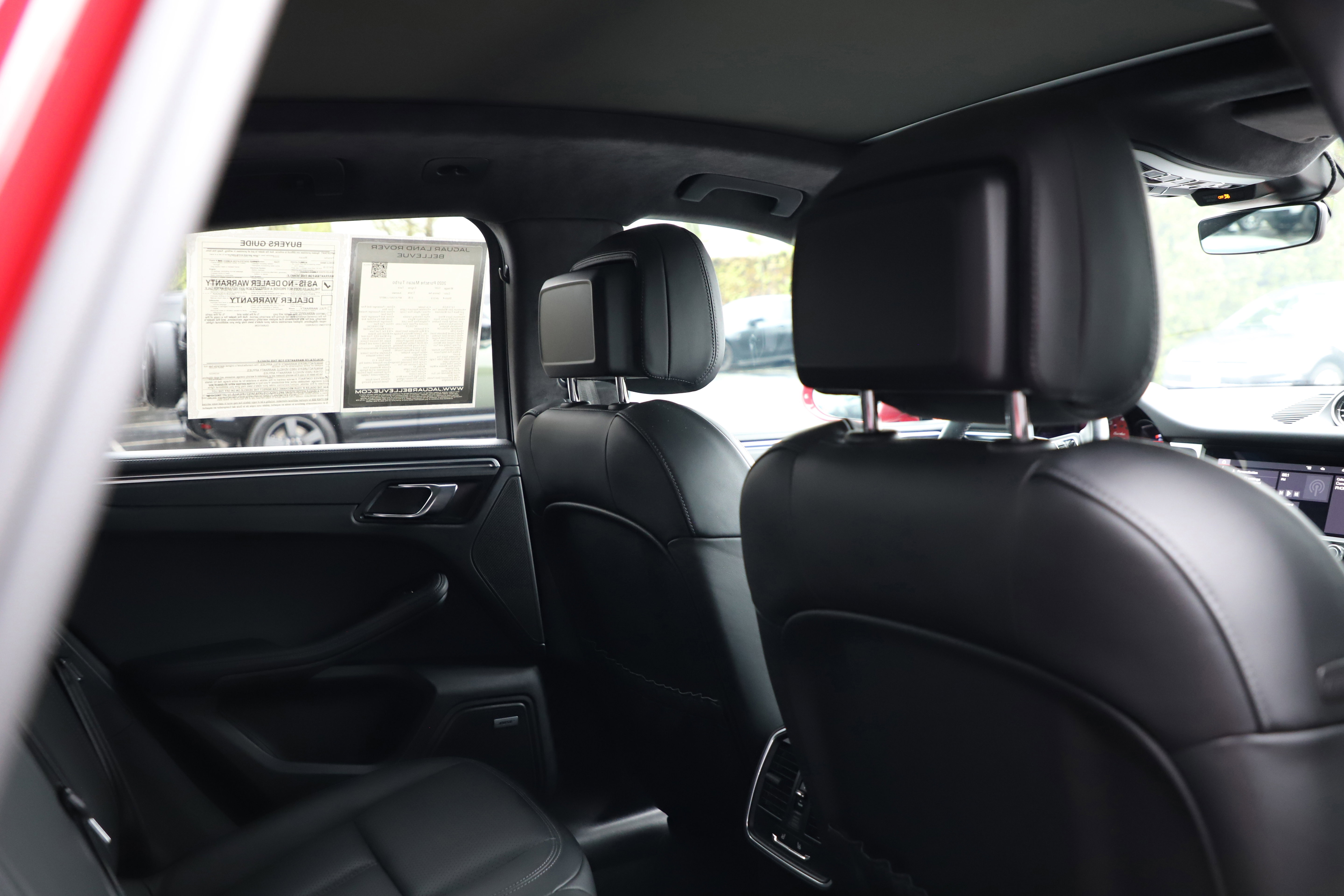 Used 2020 Porsche Macan Turbo image 12